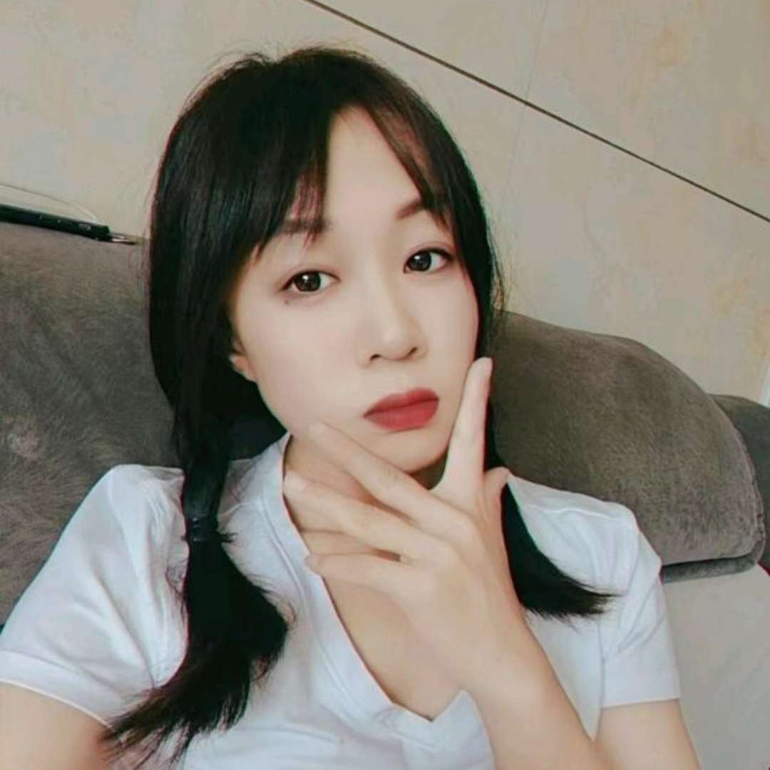 森槿挽手清秀的照片