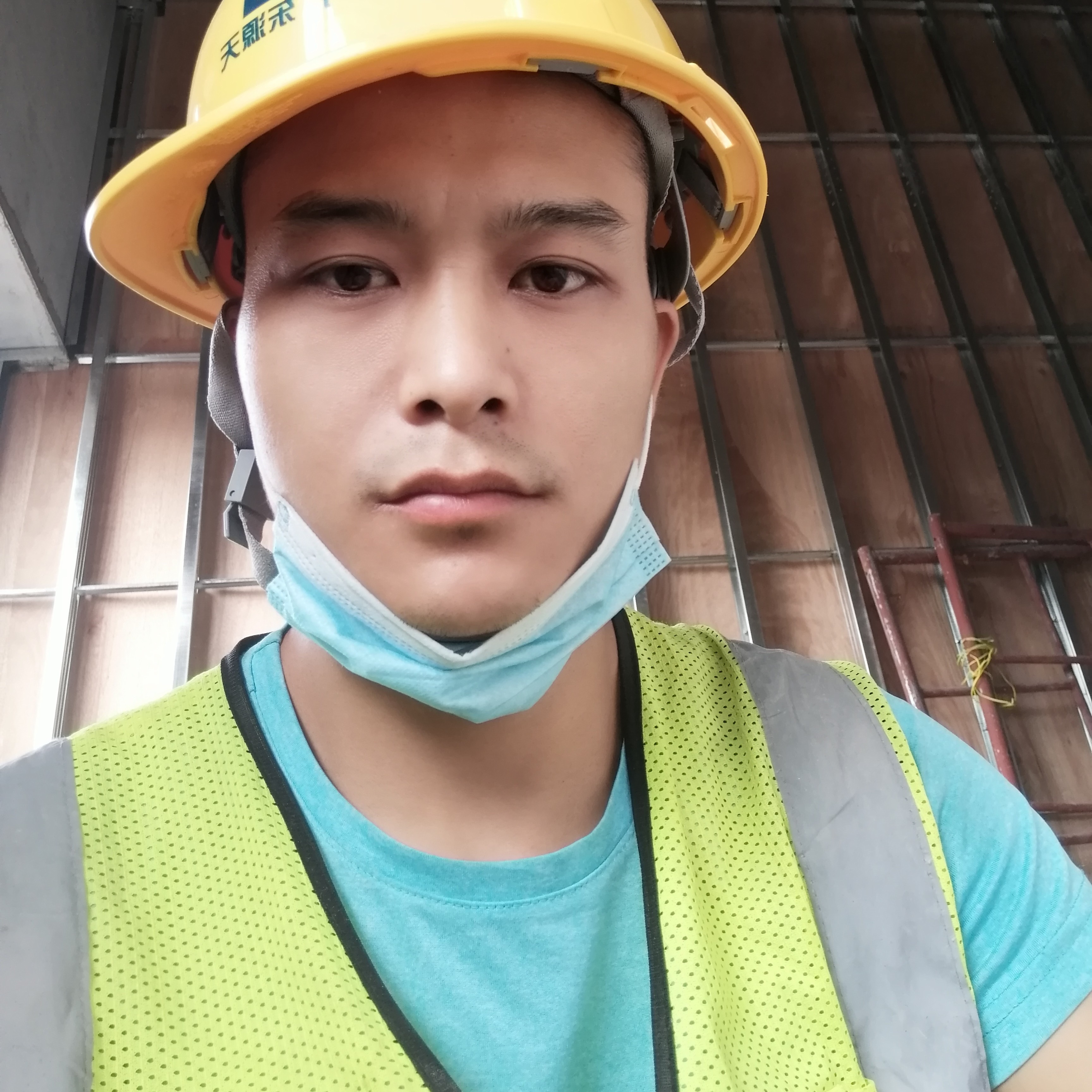 身影那现代的照片
