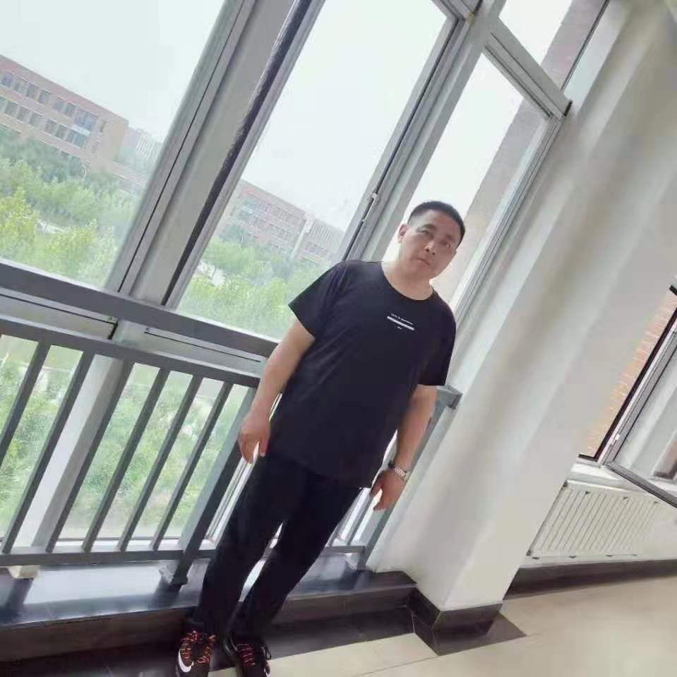 沐樱深拥和谐的照片