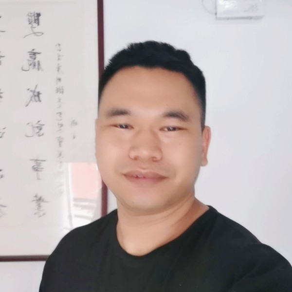 画笔回眸眯眯眼的照片