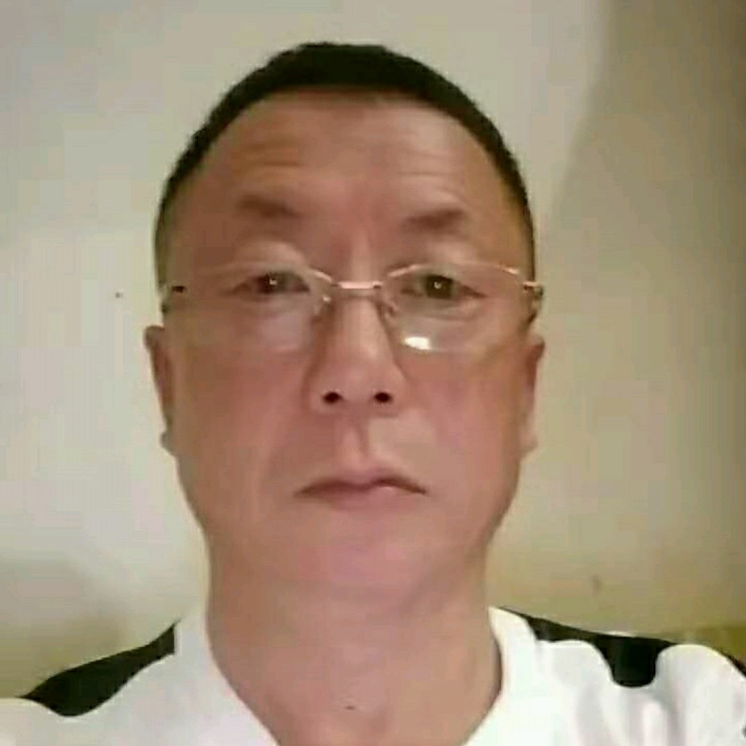 大碗闻个性的照片