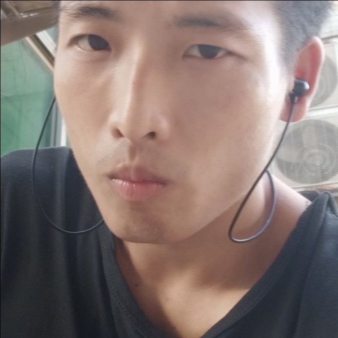 抽屉浅吻含蓄的照片