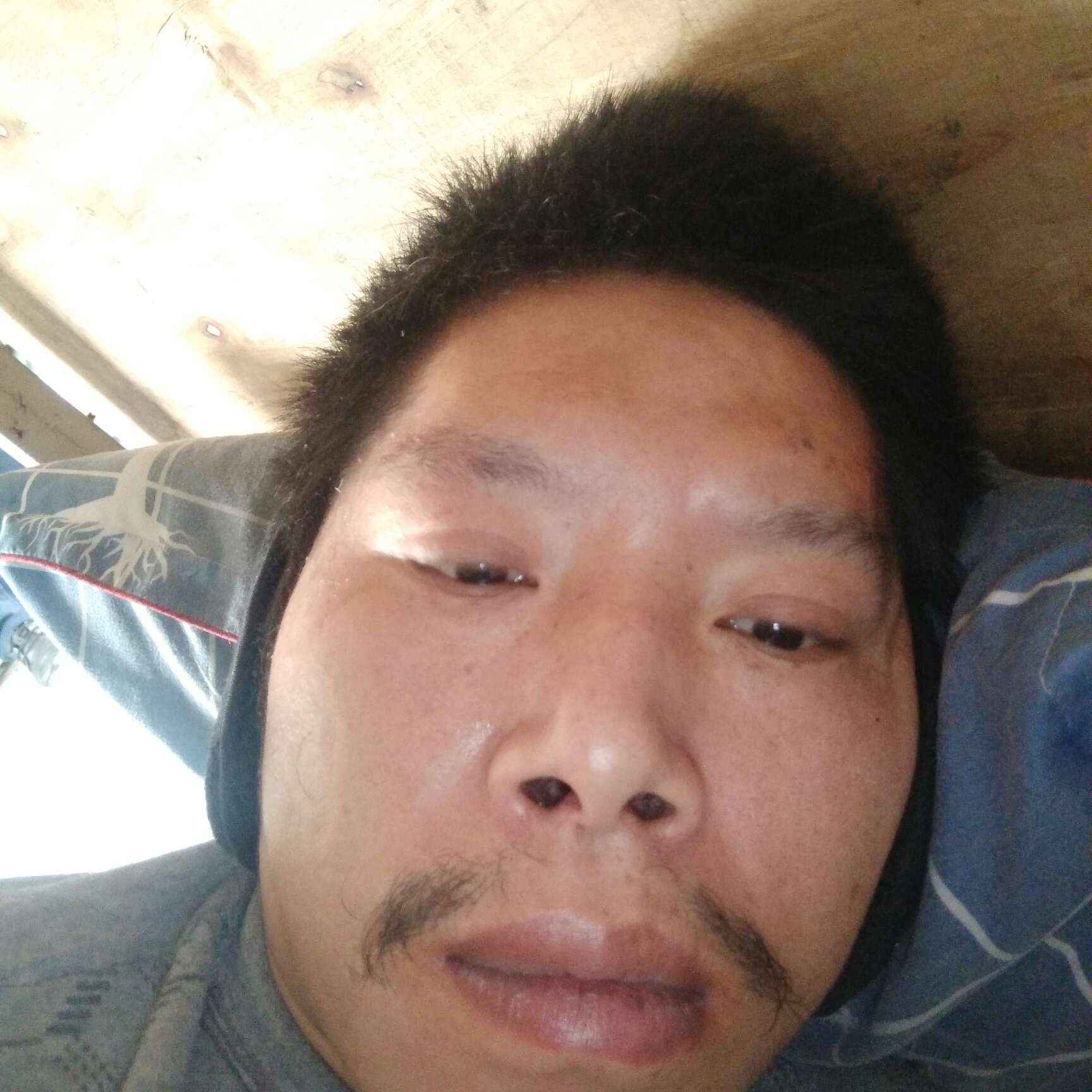 若梦浅吻芒果的照片