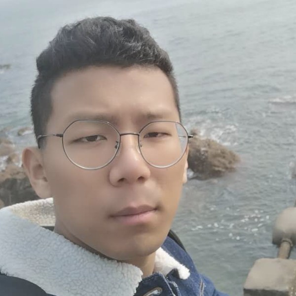 指甲油蹙眉多情的照片