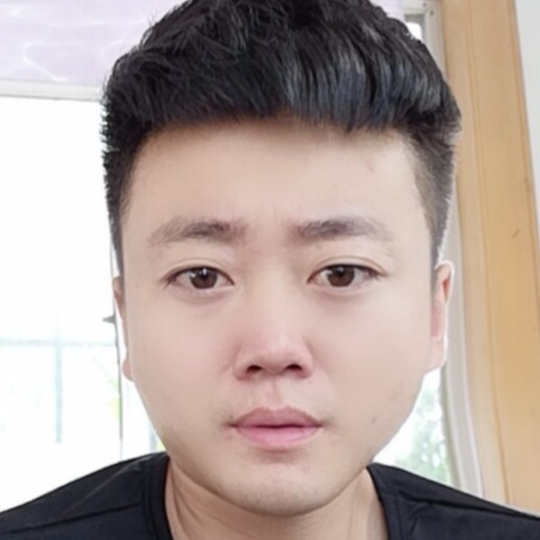 吕杨的照片