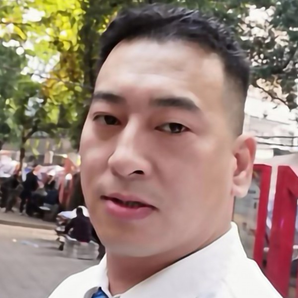 午夜咔咔的照片