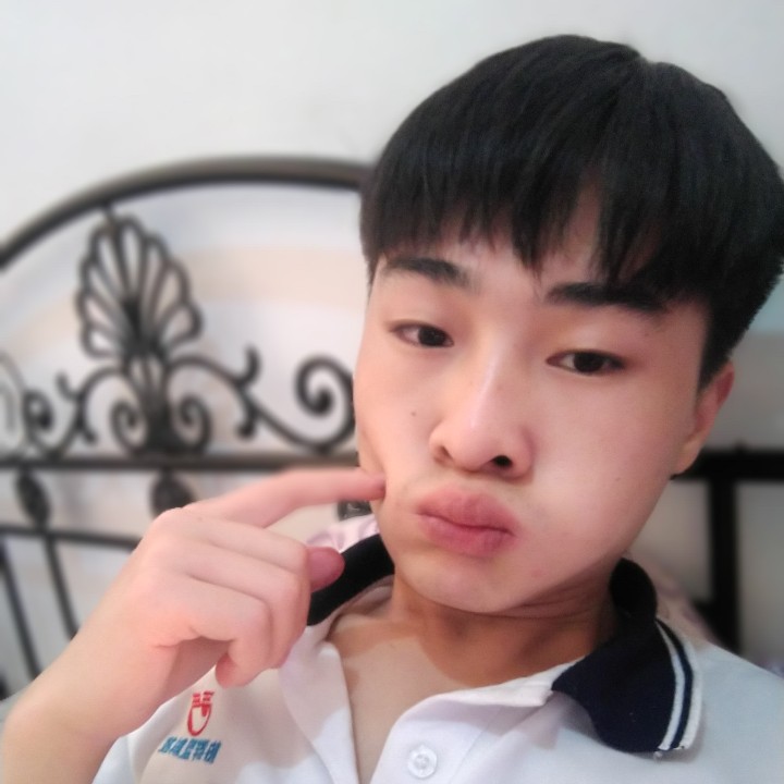 微笑凝眸怕孤独的照片