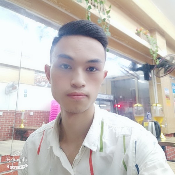 动人踢逐风的照片