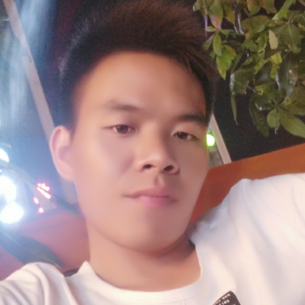 冷酷挽手小懒猪的照片
