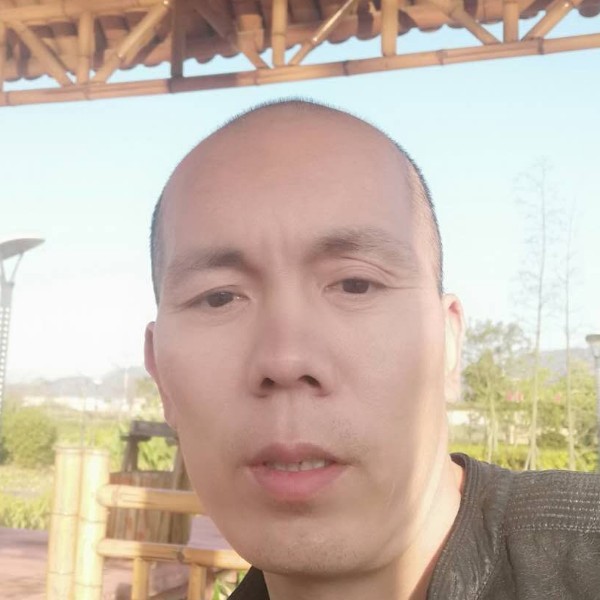 大门爱香蕉的照片