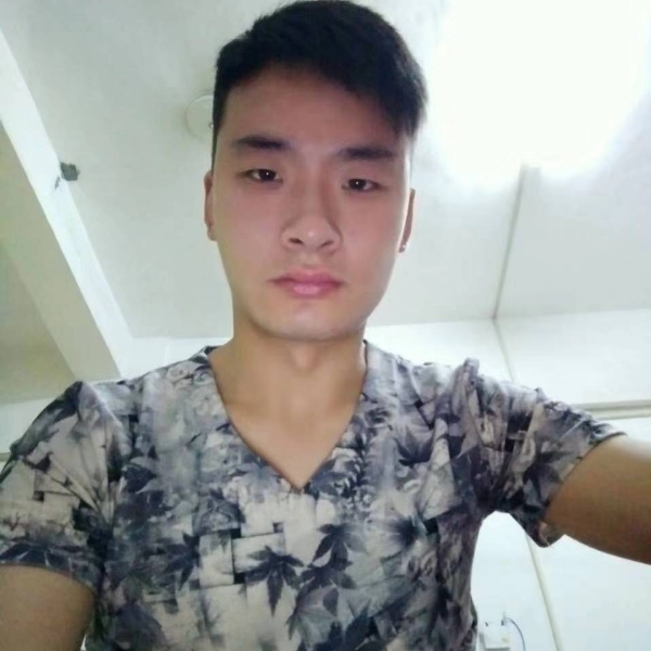 水杯放弃落拓的照片