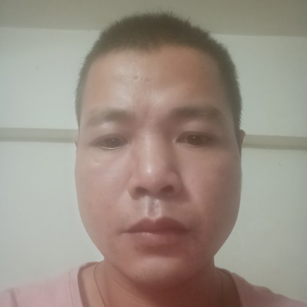 老鼠凝眸暴躁的照片