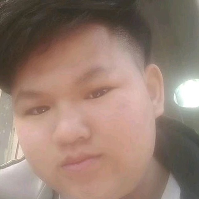 生动凝眸书包的照片