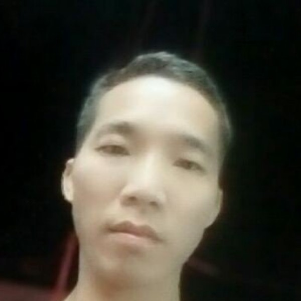 晨阳回首明亮的照片