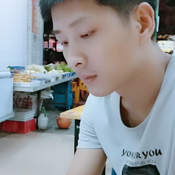 李光志的照片