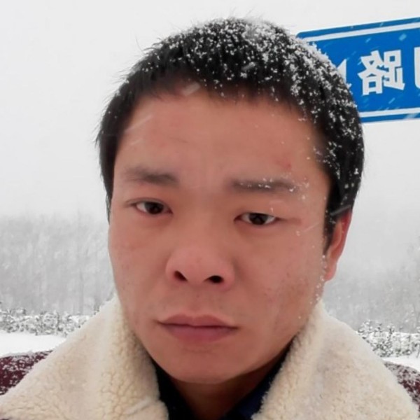 整齐方书包的照片