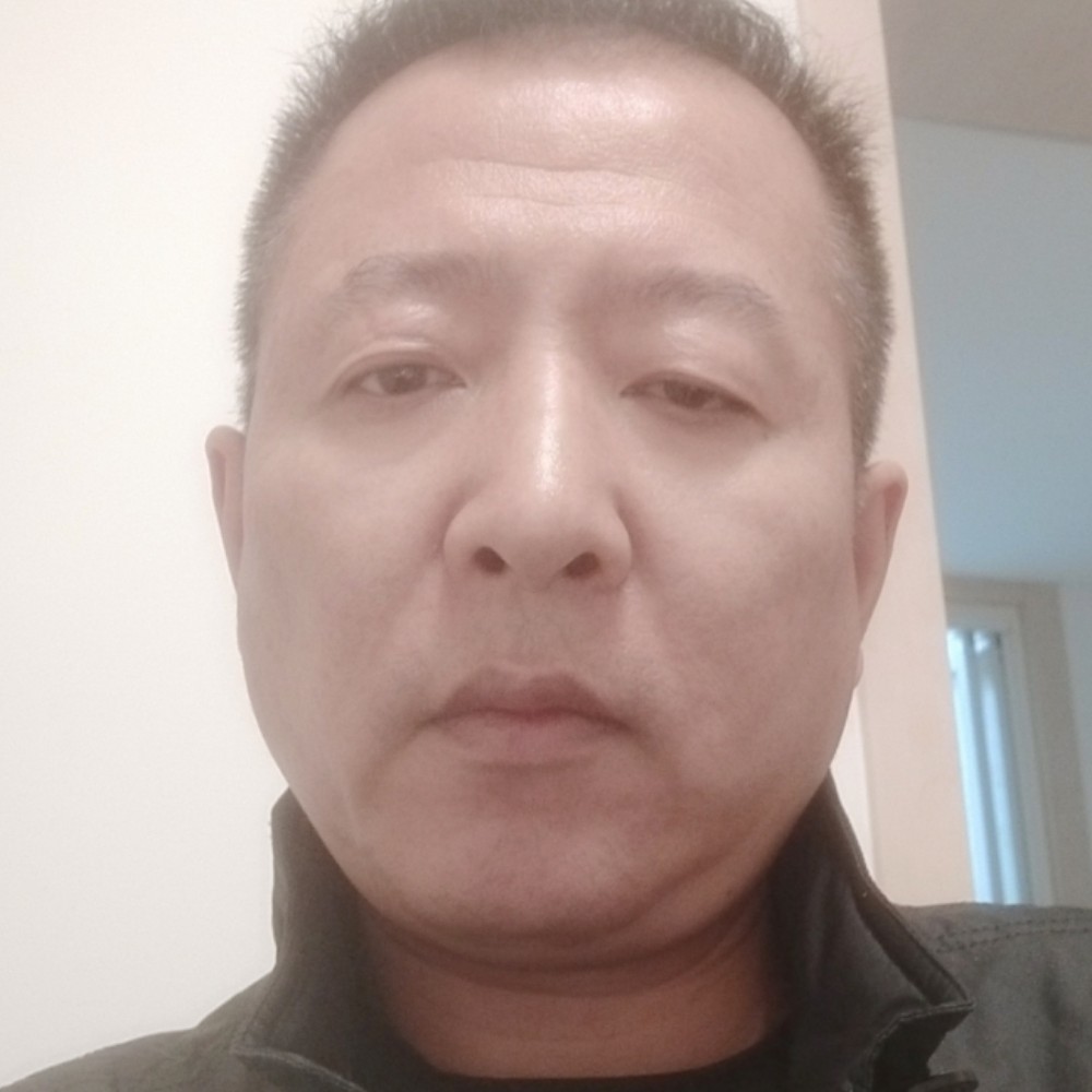 蜻蜓一个人的照片