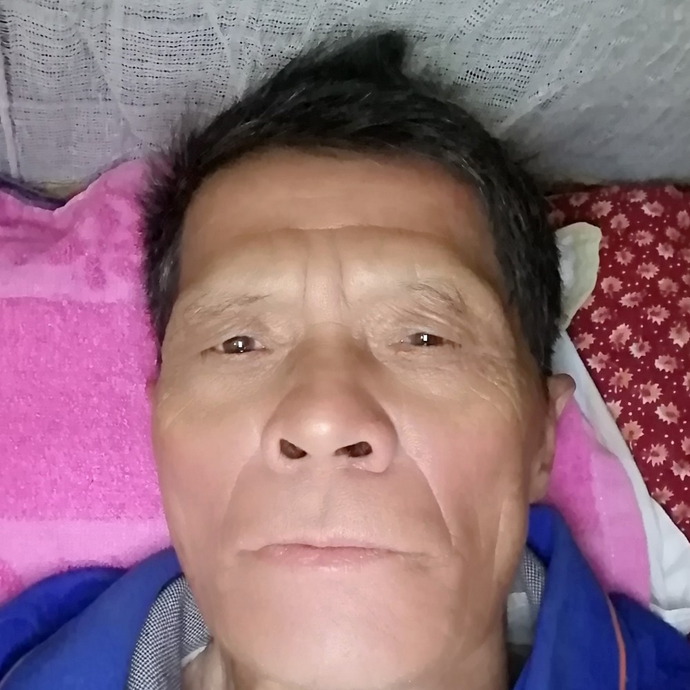 牢手共享幸福的照片