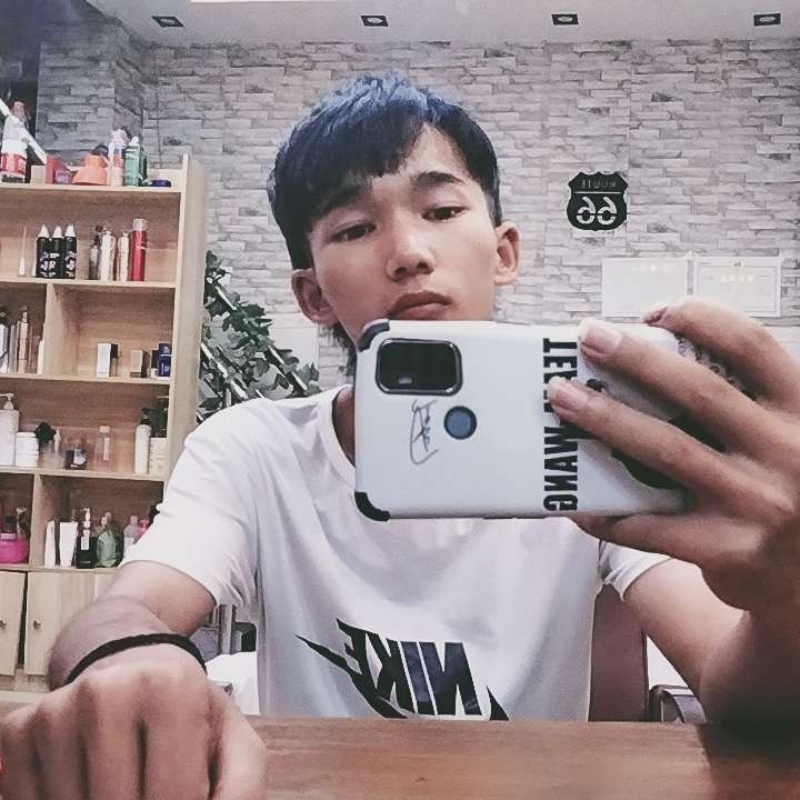 喜悦笑红玫瑰的照片