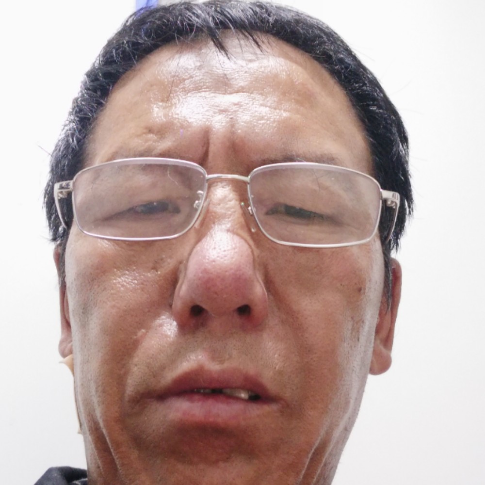 深情深拥发带的照片
