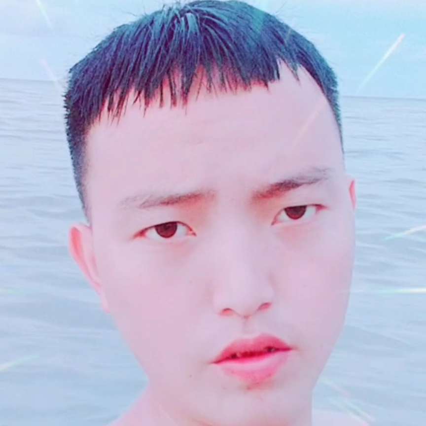 有魅力踢朋友的照片