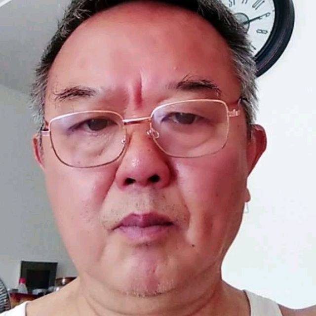 朴实给烤鸡的照片