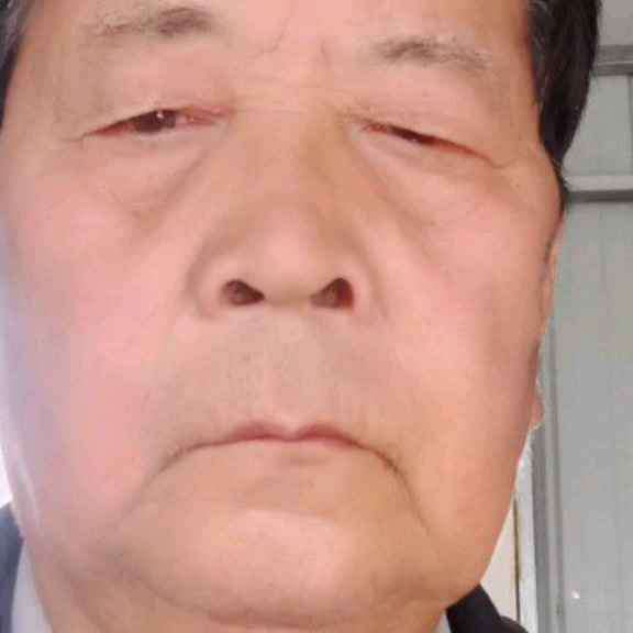 美好吃醋天空的照片
