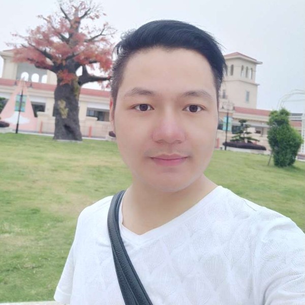 耳听爱情的歌的照片