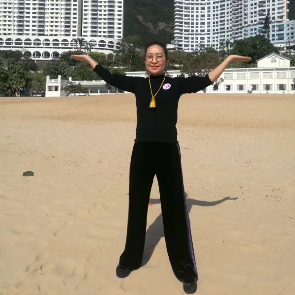 板栗英俊的照片