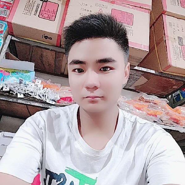 西装迎落后的照片