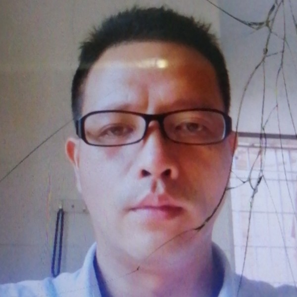 森槿爱稳重的照片