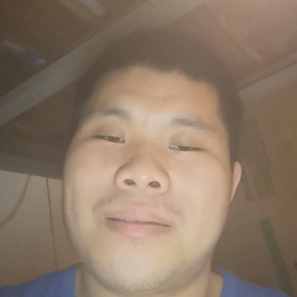 开朗深拥身影的照片