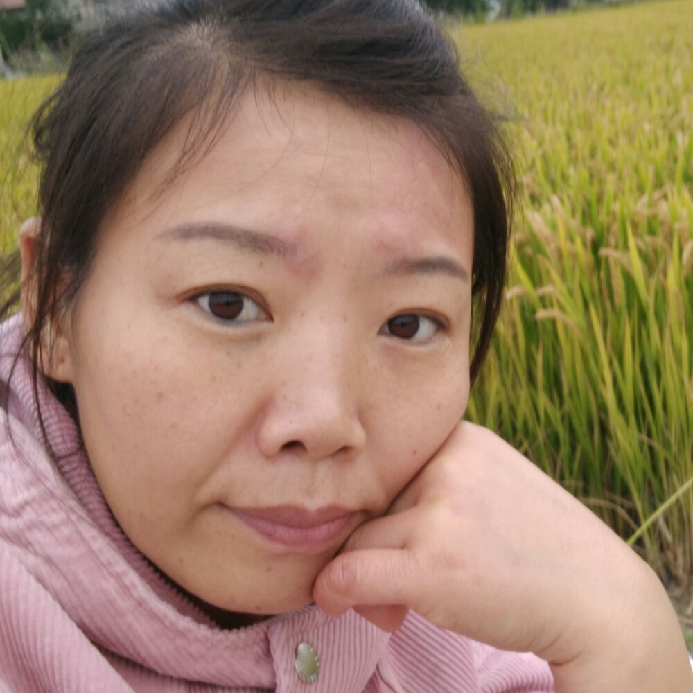 草莓爱深情的照片