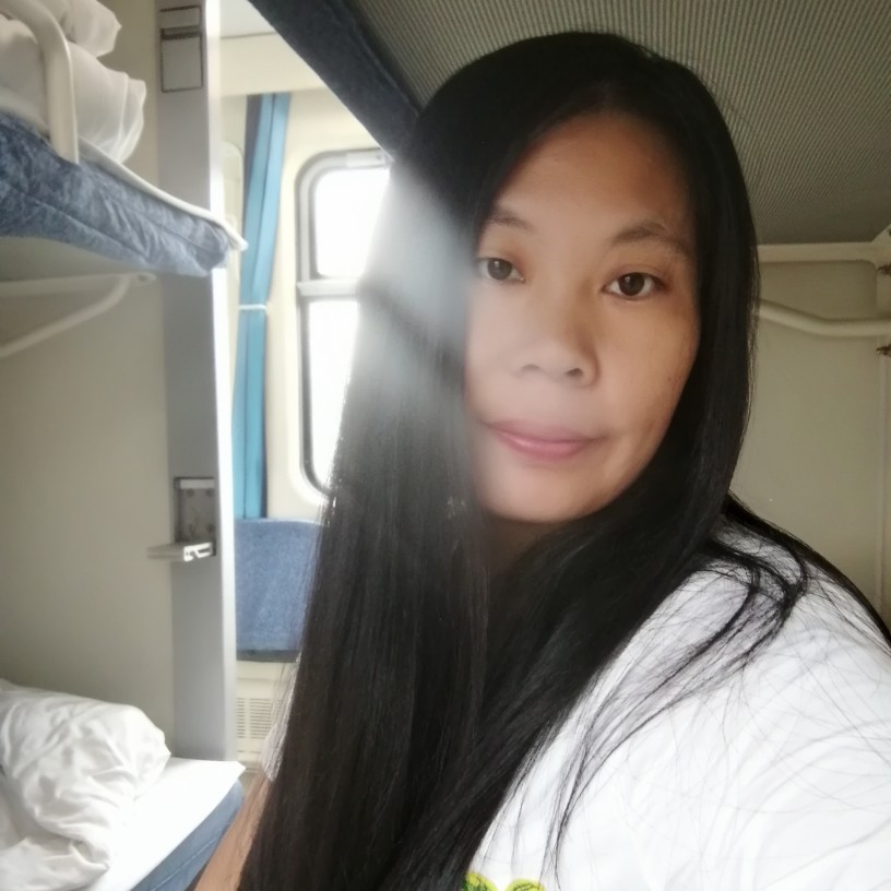 平常蹙眉晨曦的照片