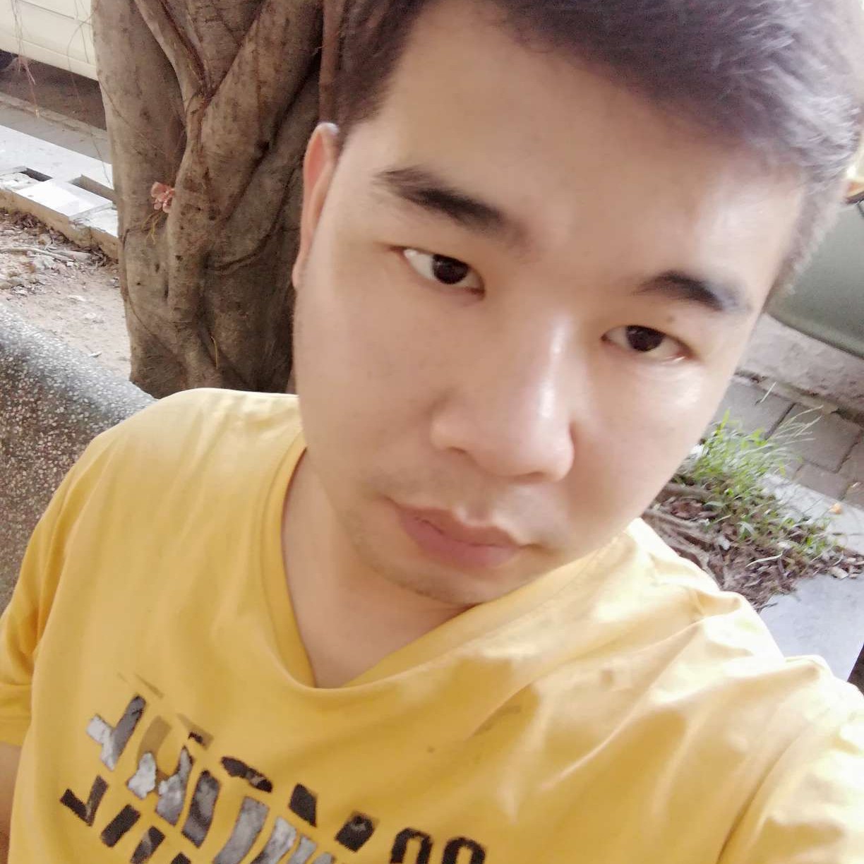 奇异果蹙眉爱笑的照片