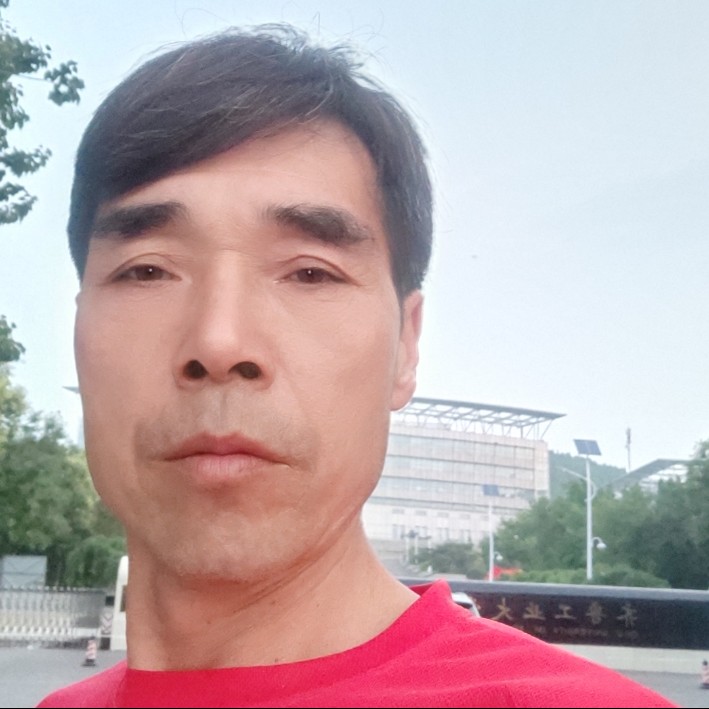 谁保卫星月的照片