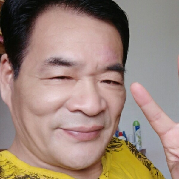 蝶舞回眸高挑的照片