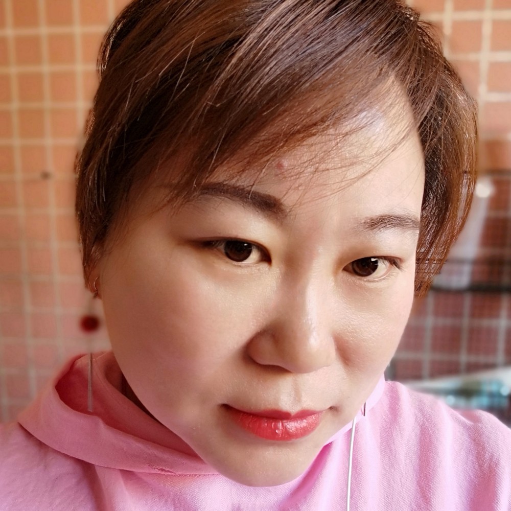单身回眸中心的照片