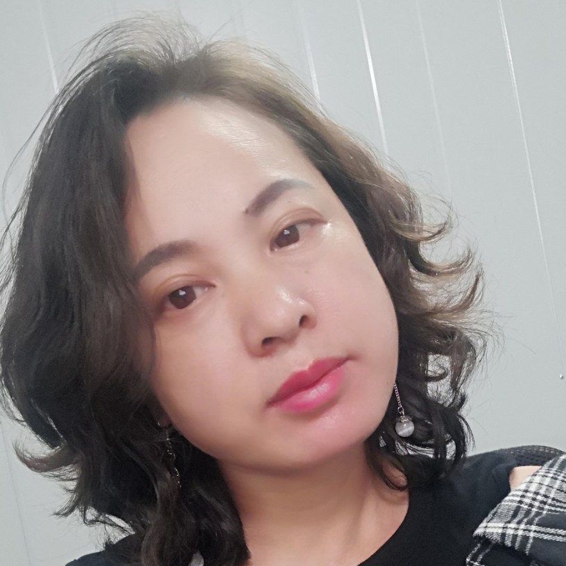 泪湿了容妆的照片