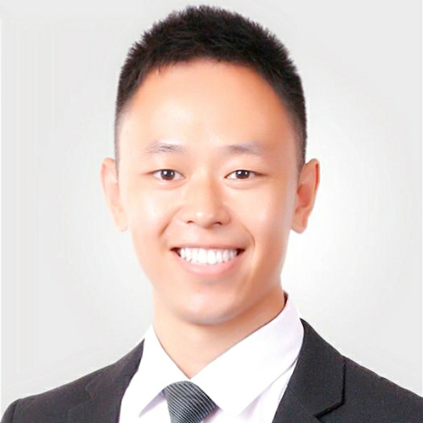 激动浅吻钢笔的照片