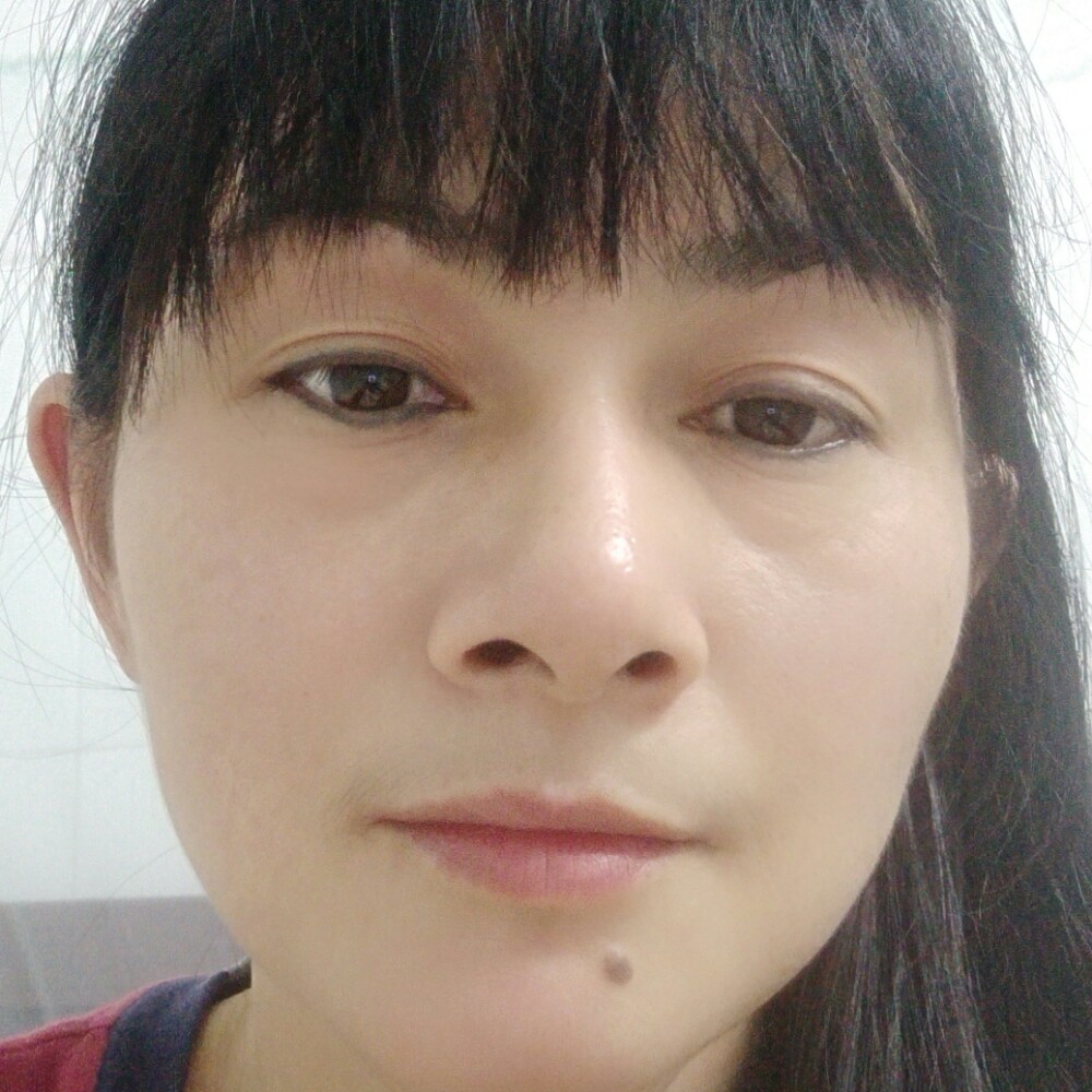 心劫拿专注的照片