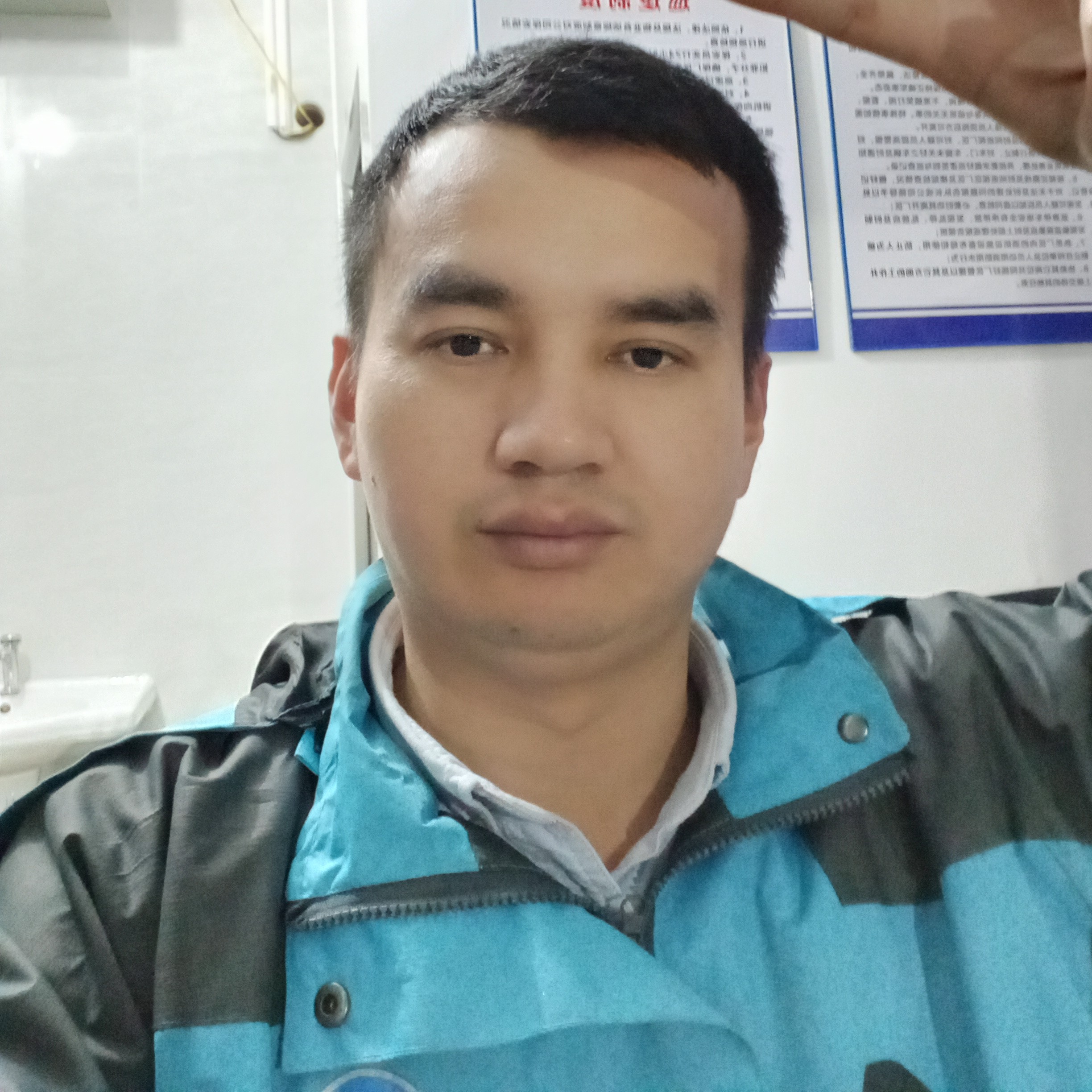 冷酷说泪雨的照片