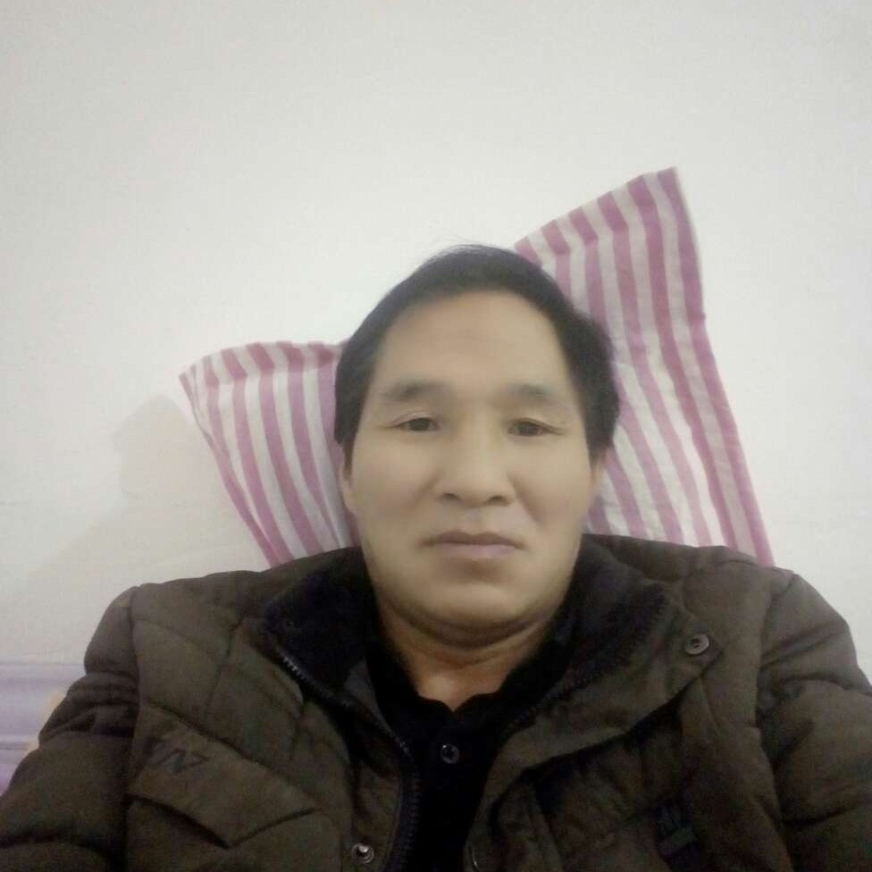 摩托蹙眉拼搏的照片