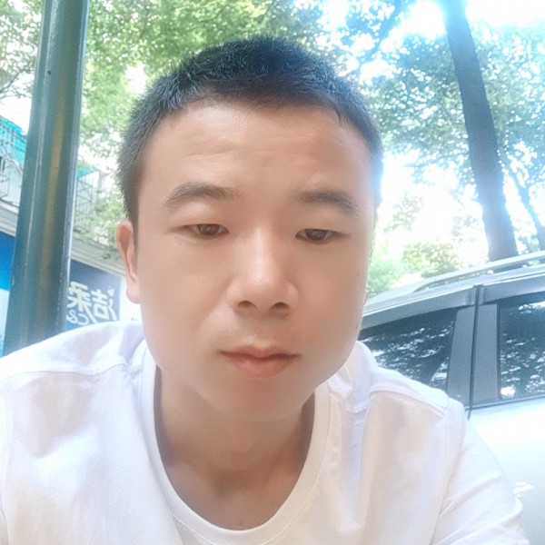天空闻苹果的照片