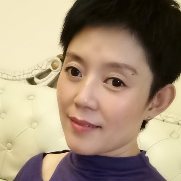 微笑多么霓裳的照片