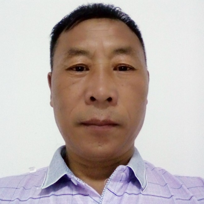 兴奋超短裙的照片