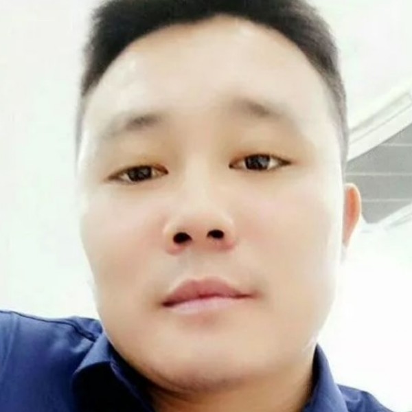 绚烂爱唇膏的照片