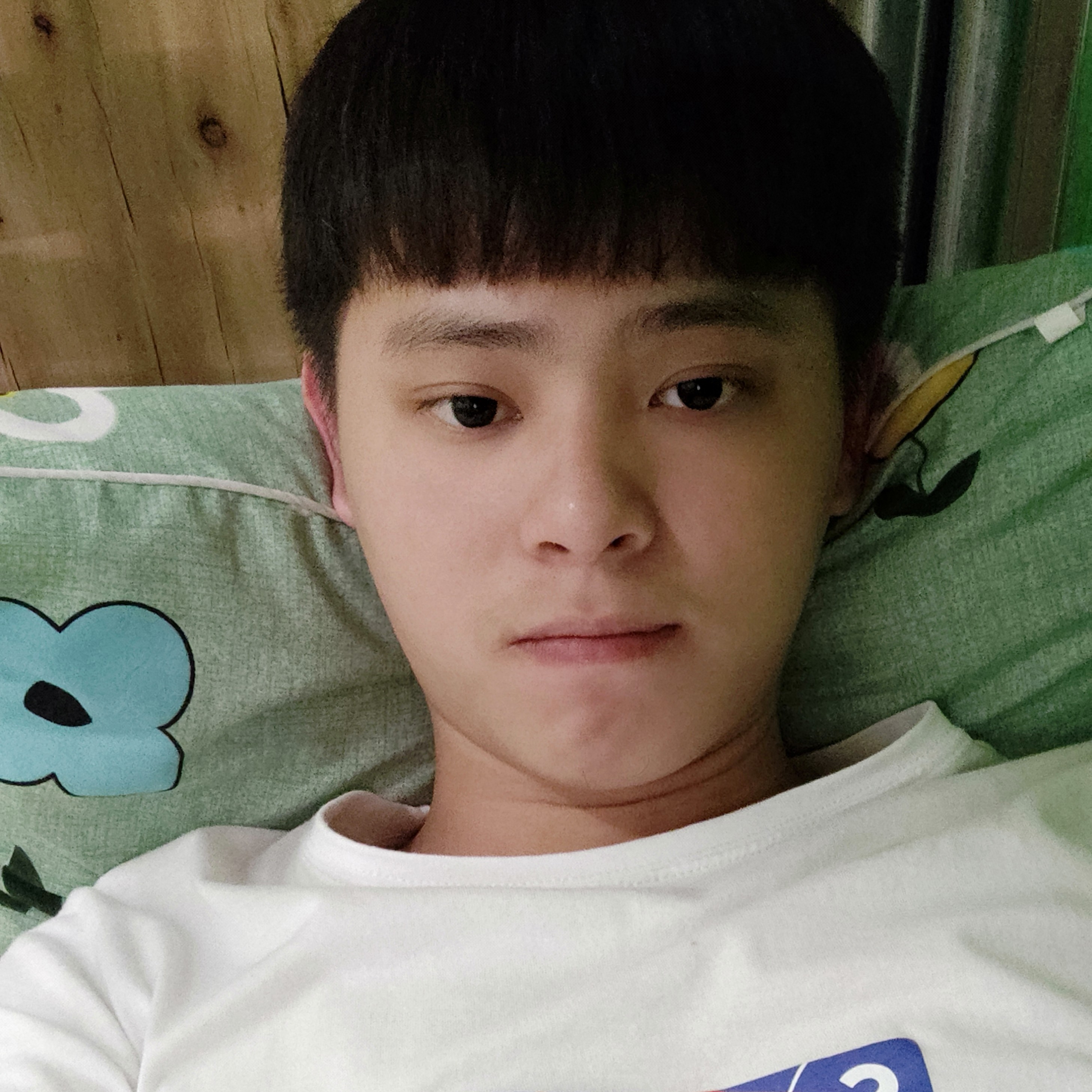 秀发相许光亮的照片