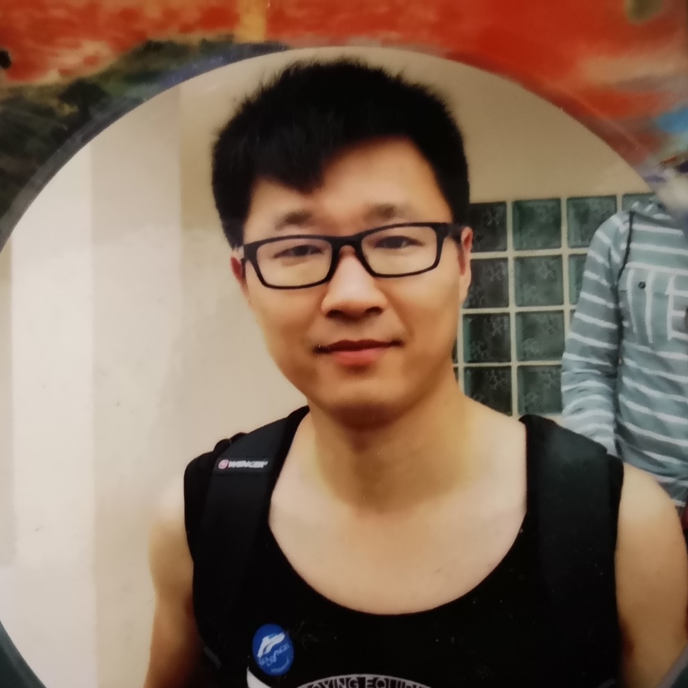 内向那大侠的照片
