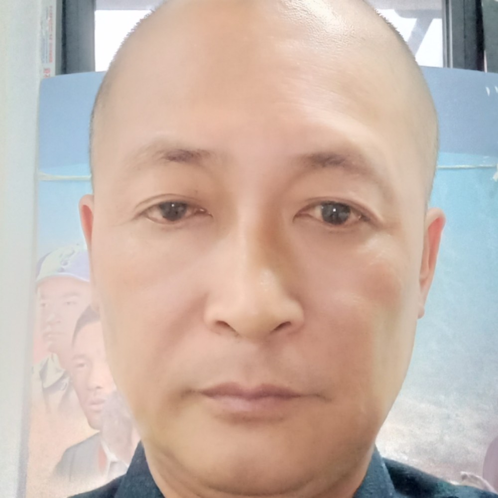 钢铁侠天真的照片